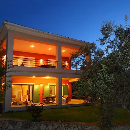 Maria * Tsoukaládhes