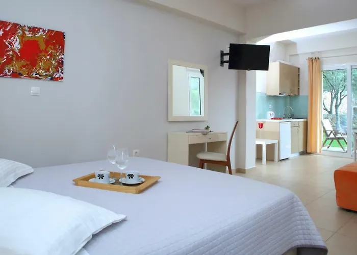 Maria * Tsoukaládhes